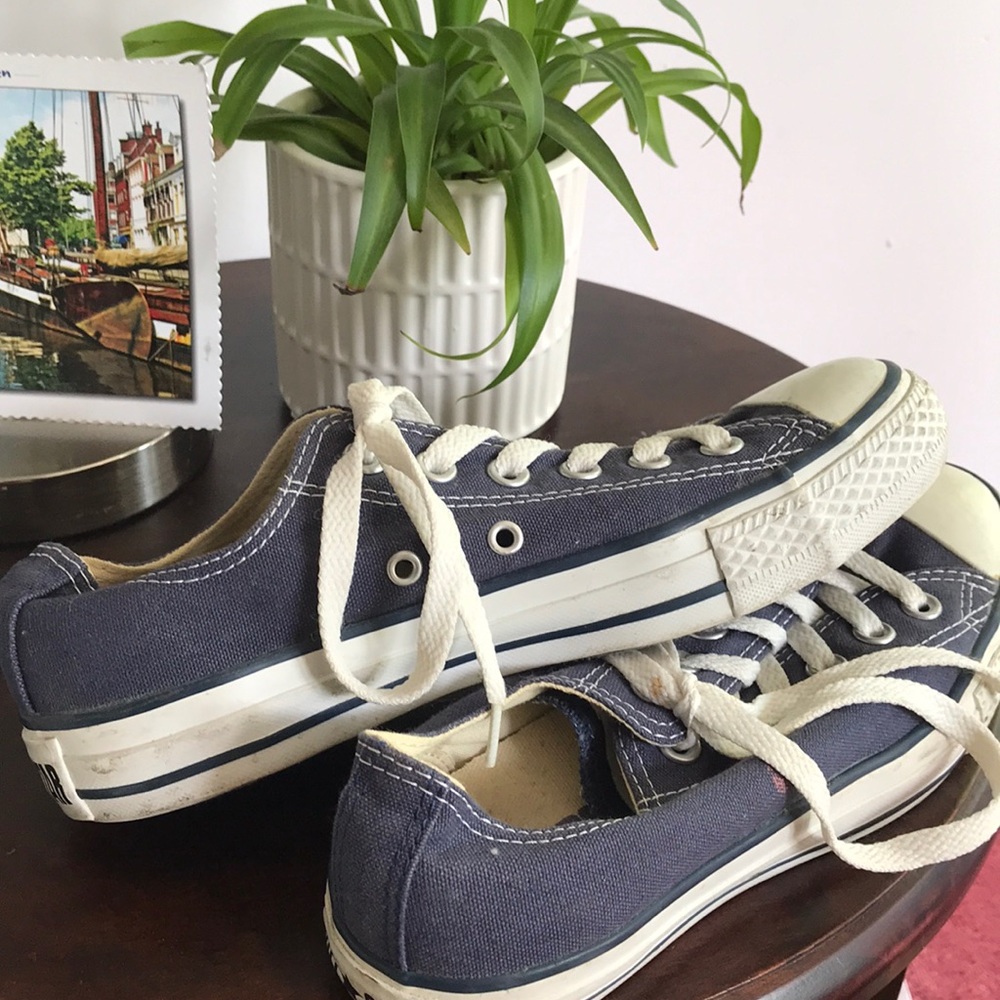 Navy Low Rise Converse